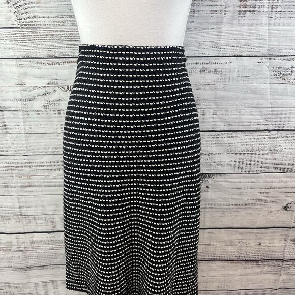 St John Skirt size 12 Black White Woven Wool Tweed Straight Knee Stretch Knee - Picture 2 of 9